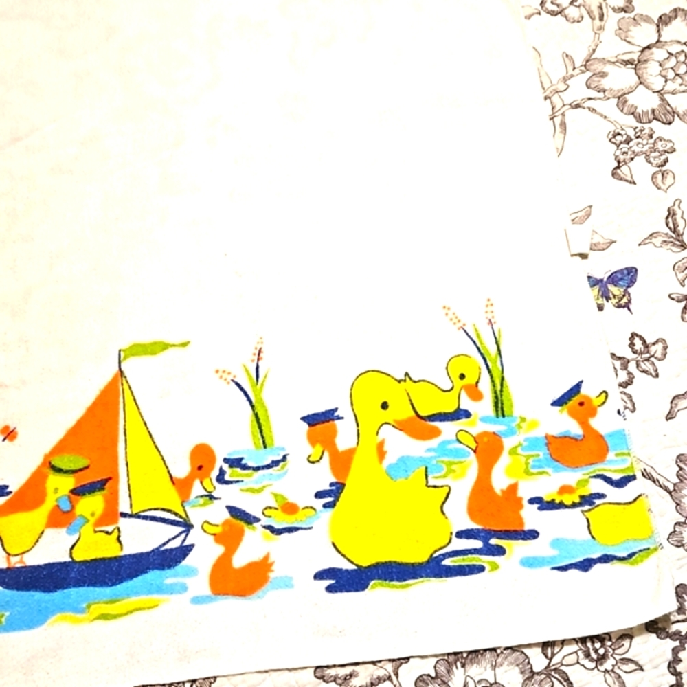 1970s baby receiving blanket ducks vintage EUC